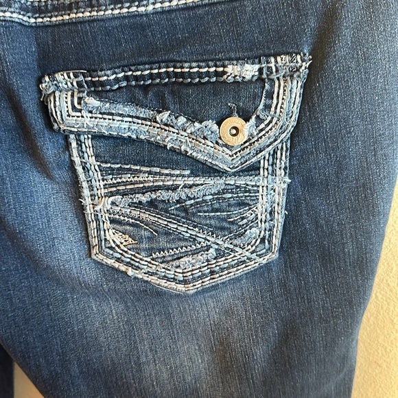 Maurices Jeans Size 13/14 Long Medium To Dark Blue Wash Fading Double Button - Picture 6 of 13